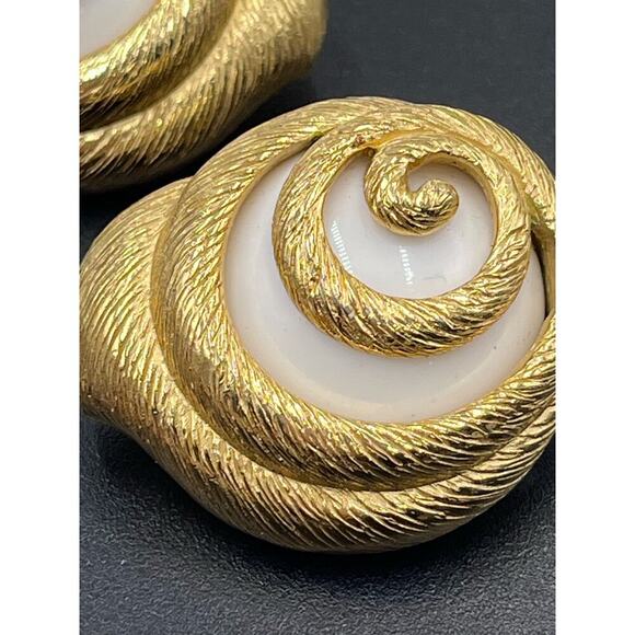 Trifari 1980s Gold Tone Resin Sea Shell Design Statement Clip
Earrings - Picture 5 of 12